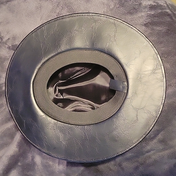 Black Stylish leather Hat - Picture 4 of 7